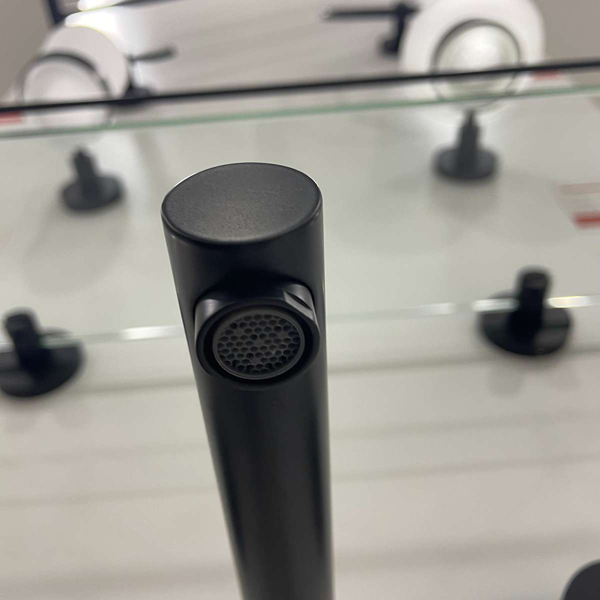 Vòi lavabo âm tường nóng lạnh ATMOR AT160010SH