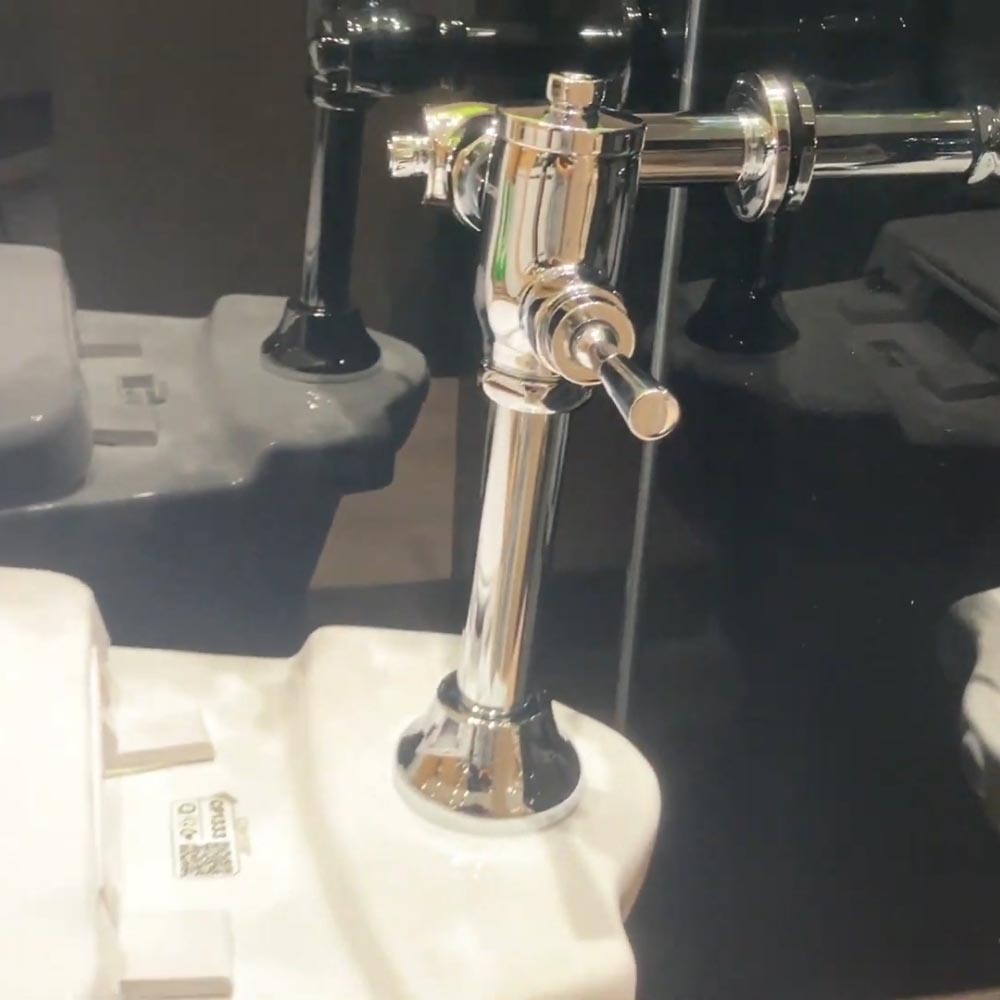 Bồn cầu đặt sàn nắp thường kèm van xả tay gạt Caesar CP1333+BF521A