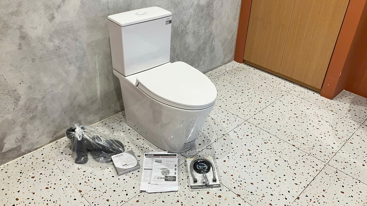 Bồn cầu 2 khối CAESAR CD1342 nắp đóng êm