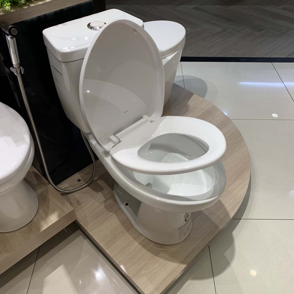 Bồn cầu 2 khối Caesar CDS1325 nắp êm