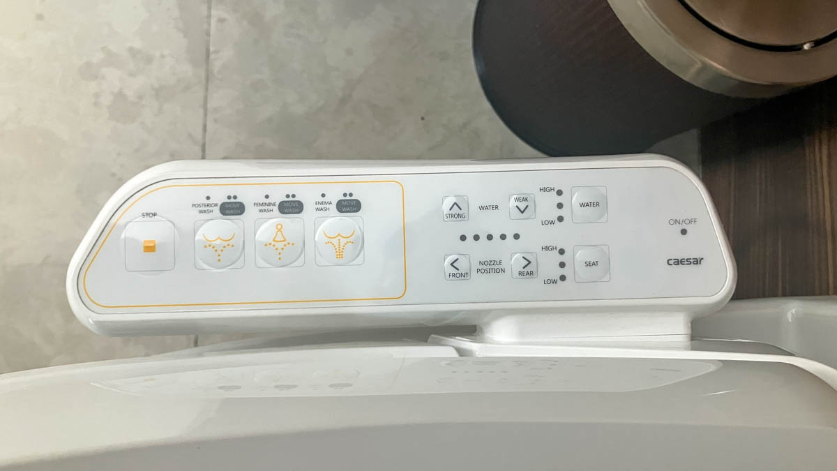 Bồn cầu 1 khối nắp điện tử Caesar C1356F + TAF400H (CD1356+TAF400H)