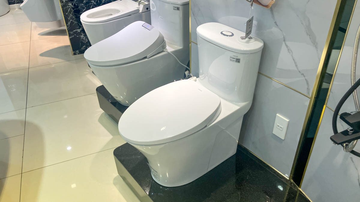 Bồn cầu 1 khối nắp rửa cơ Caesar C1395F + TAF060 (CD1395+TAF060)