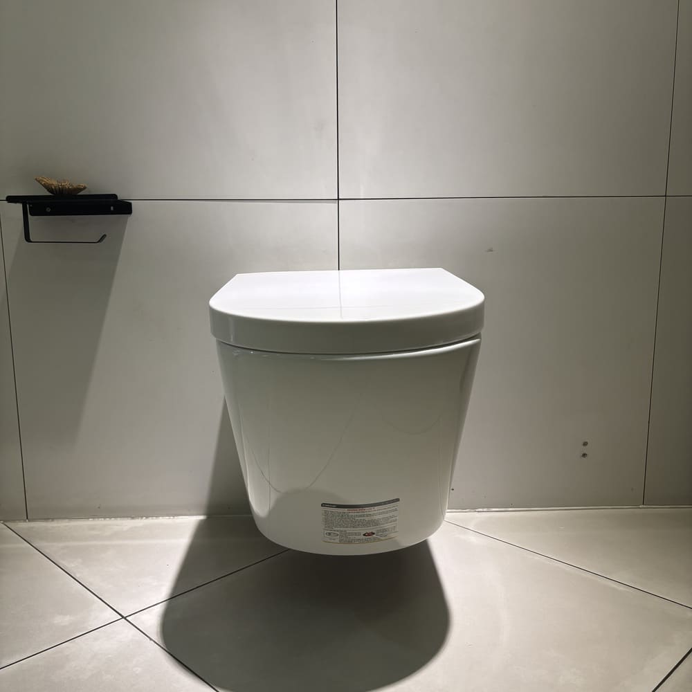 Bồn cầu treo tường Caesar CPT1505 gồm két nước âm tường