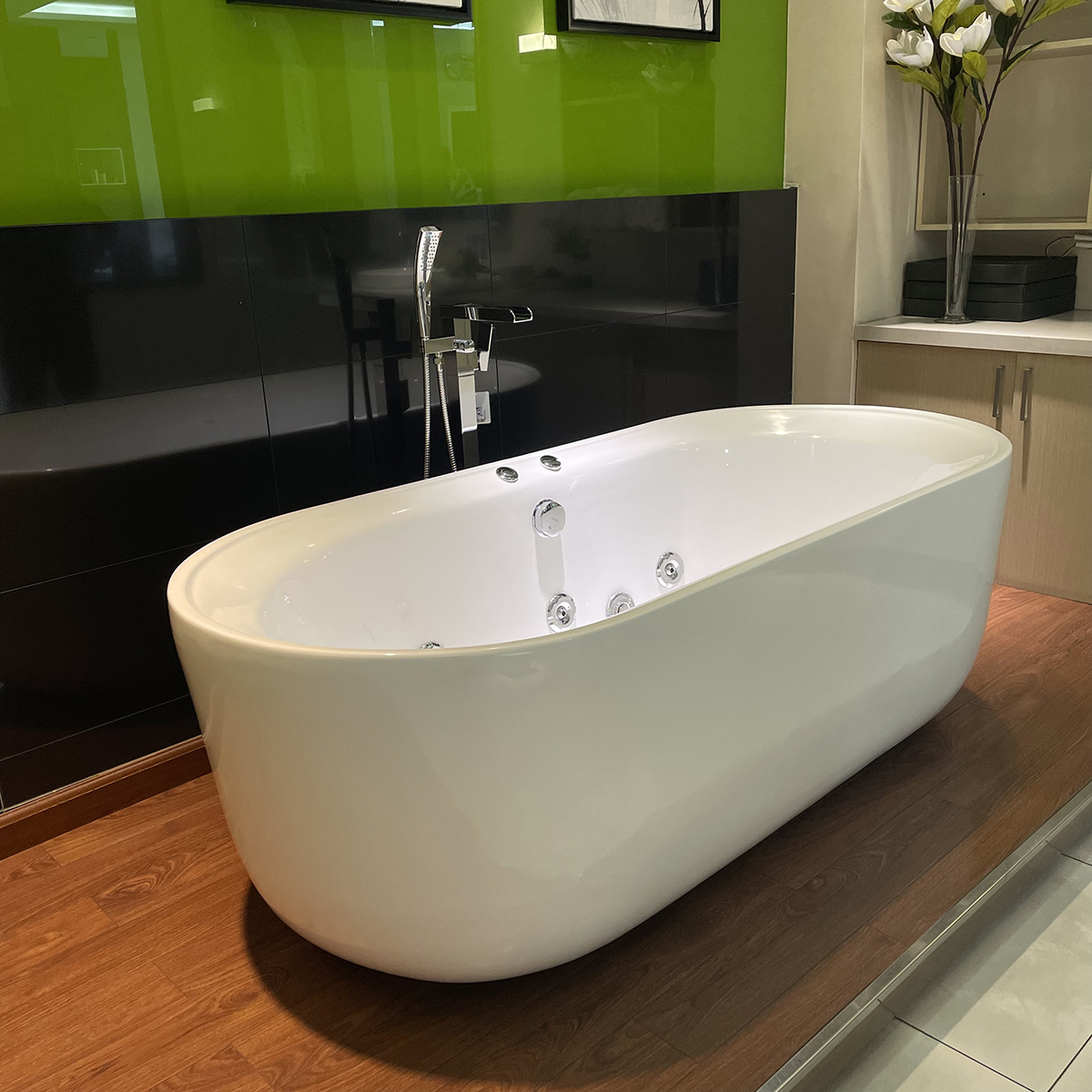 Bồn tắm chân yếm 1m7 massage Caesar MT0770