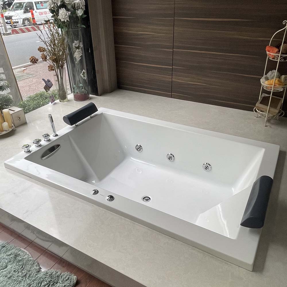 Bồn Tắm Đôi Massage Đèn 1.8M Caesar MT7180