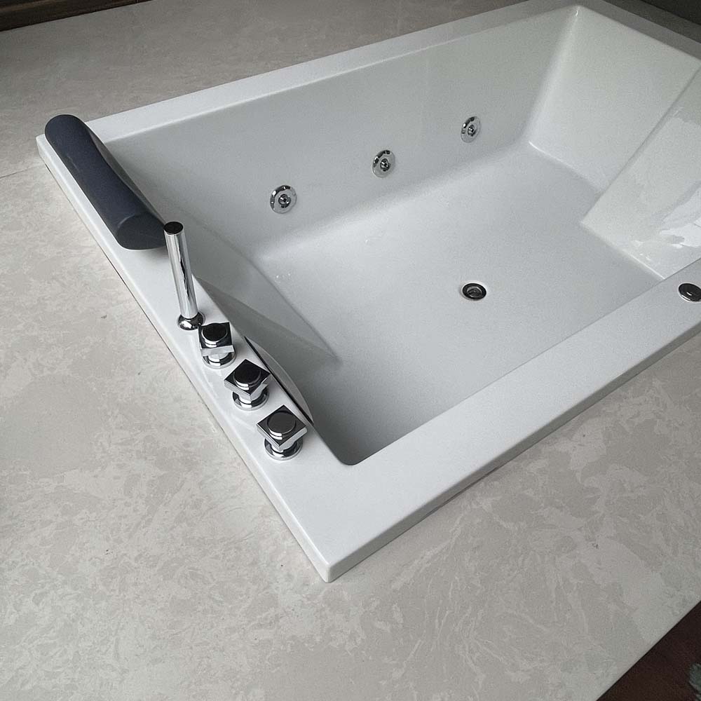 Bồn Tắm Đôi Massage Đèn 1.8M Caesar MT7180