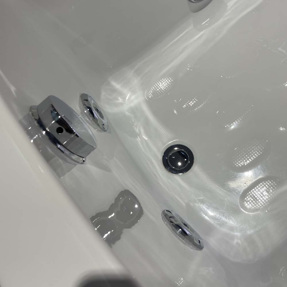 Bồn tắm xây 1m7 massage Caesar MT0670