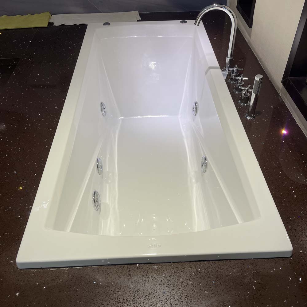 Bồn tắm xây 1m7 massage Caesar MT0670