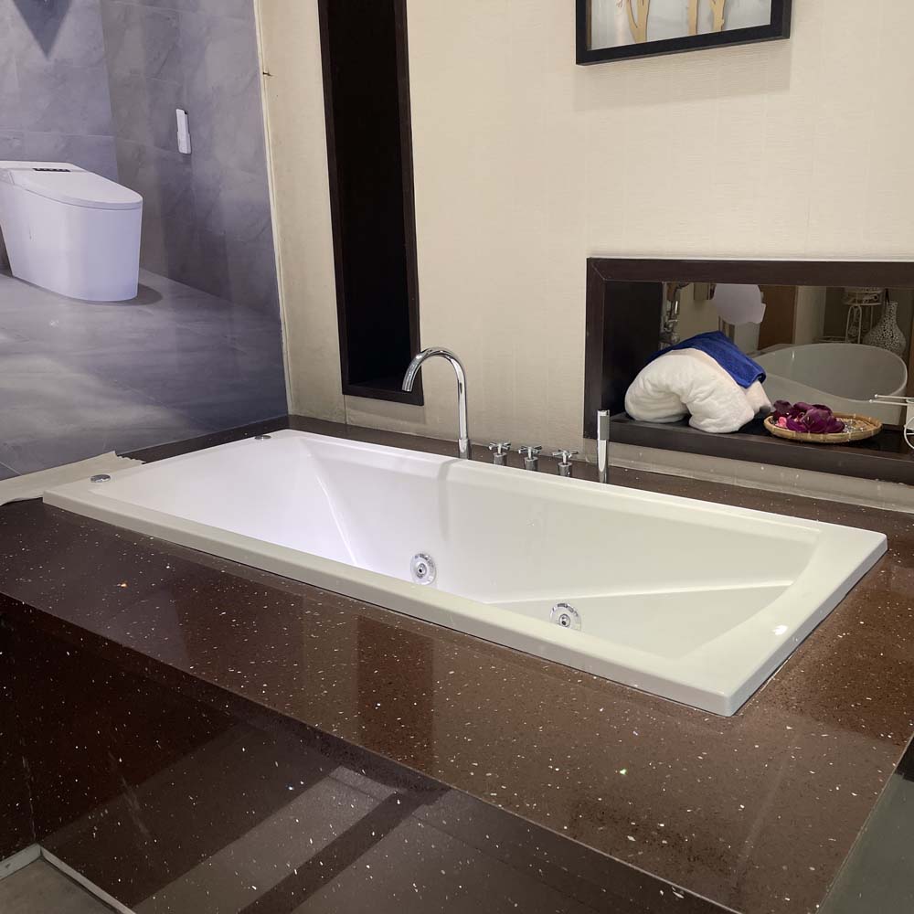 Bồn tắm xây 1m7 massage Caesar MT0670