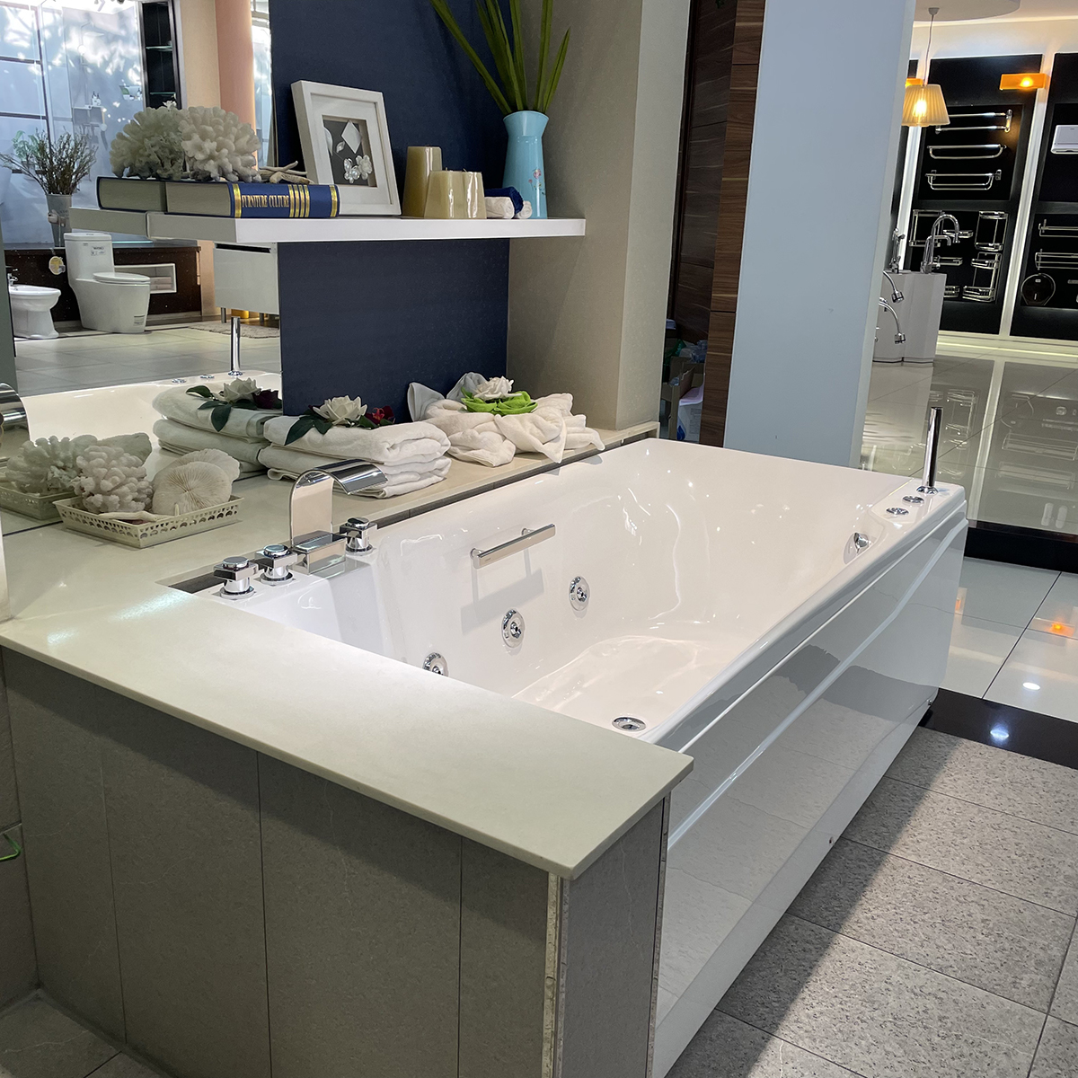 Bồn tắm xây 1m7 massage Caesar MT0870A