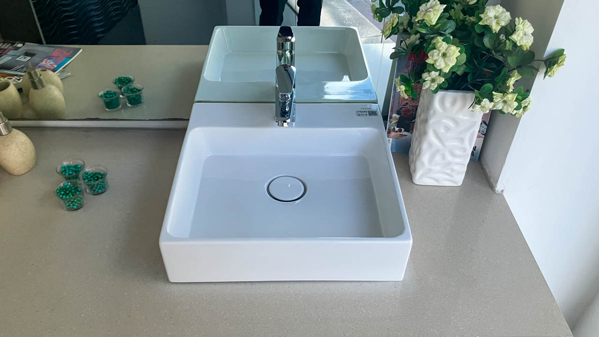 Chậu lavabo đặt bàn Caesar LF5255