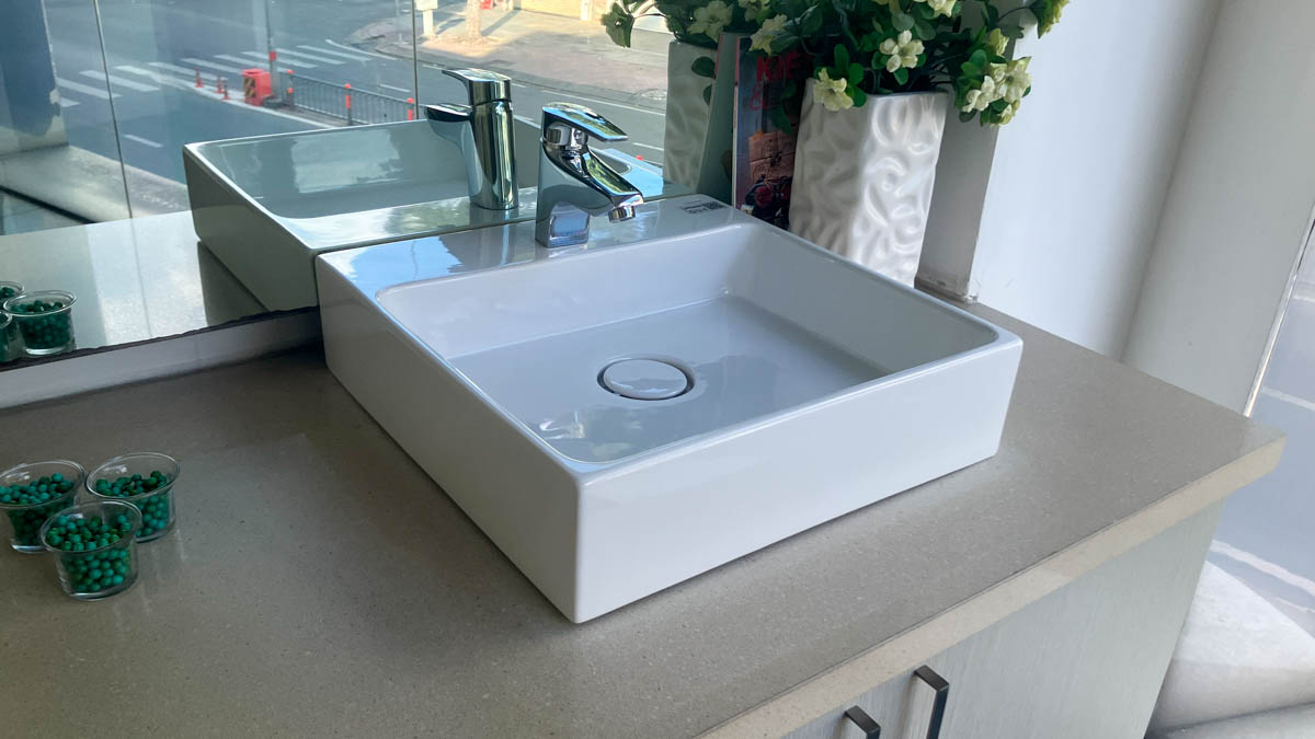 Chậu lavabo đặt bàn Caesar LF5255