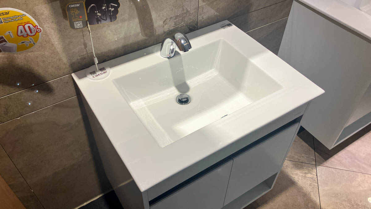 Chậu lavabo dương vành Caesar LF5030