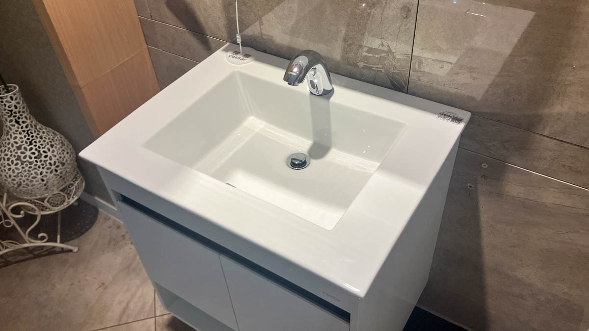 Chậu lavabo dương vành Caesar LF5030