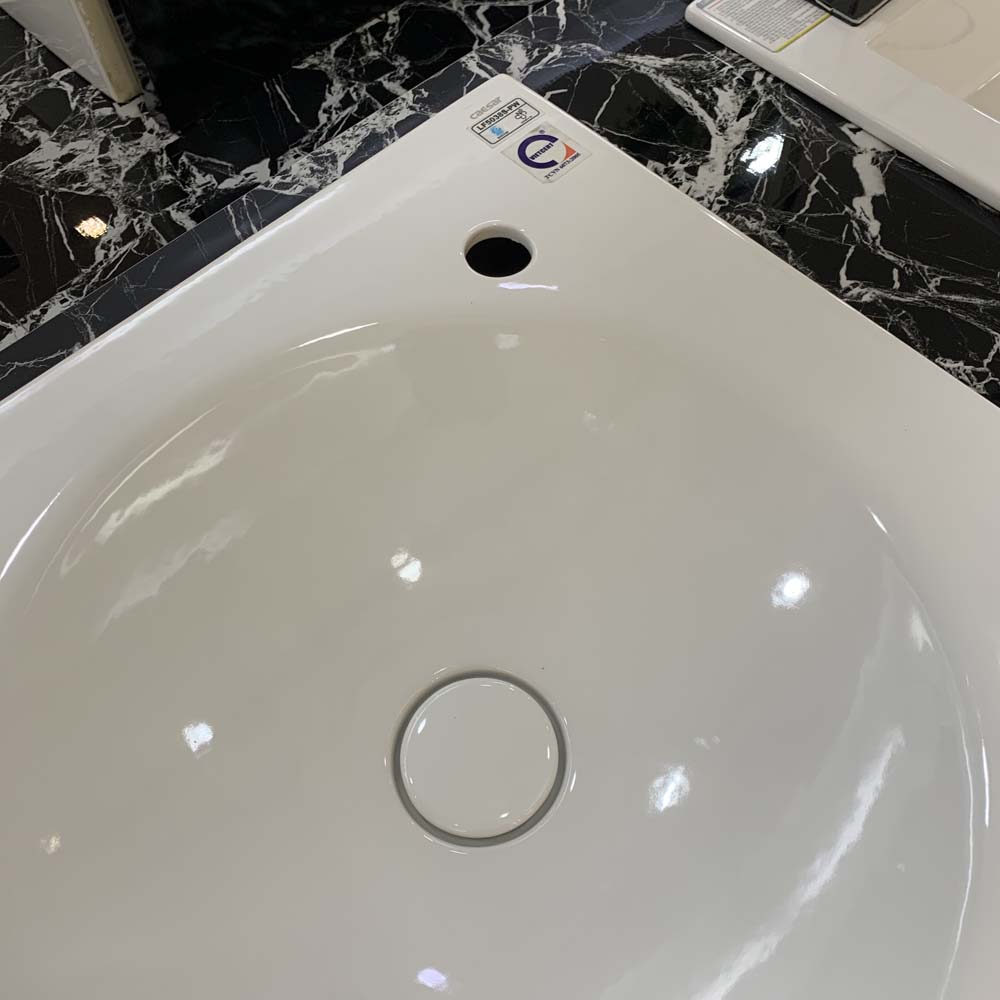 Chậu lavabo dương vành Caesar LF5038