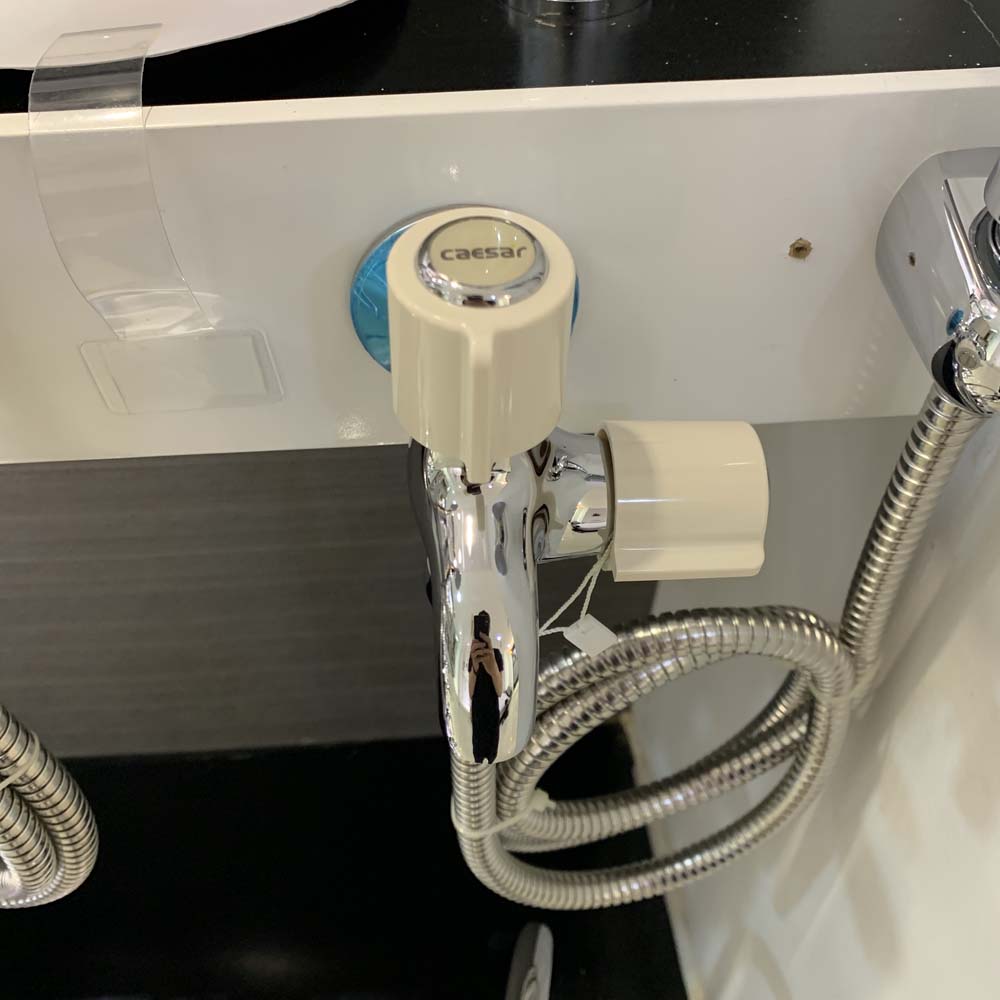 Bộ vòi sen tắm lạnh Caesar S038C