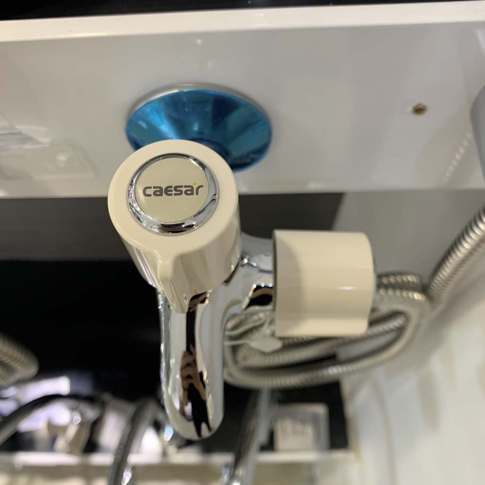 Bộ vòi sen tắm lạnh Caesar S038C