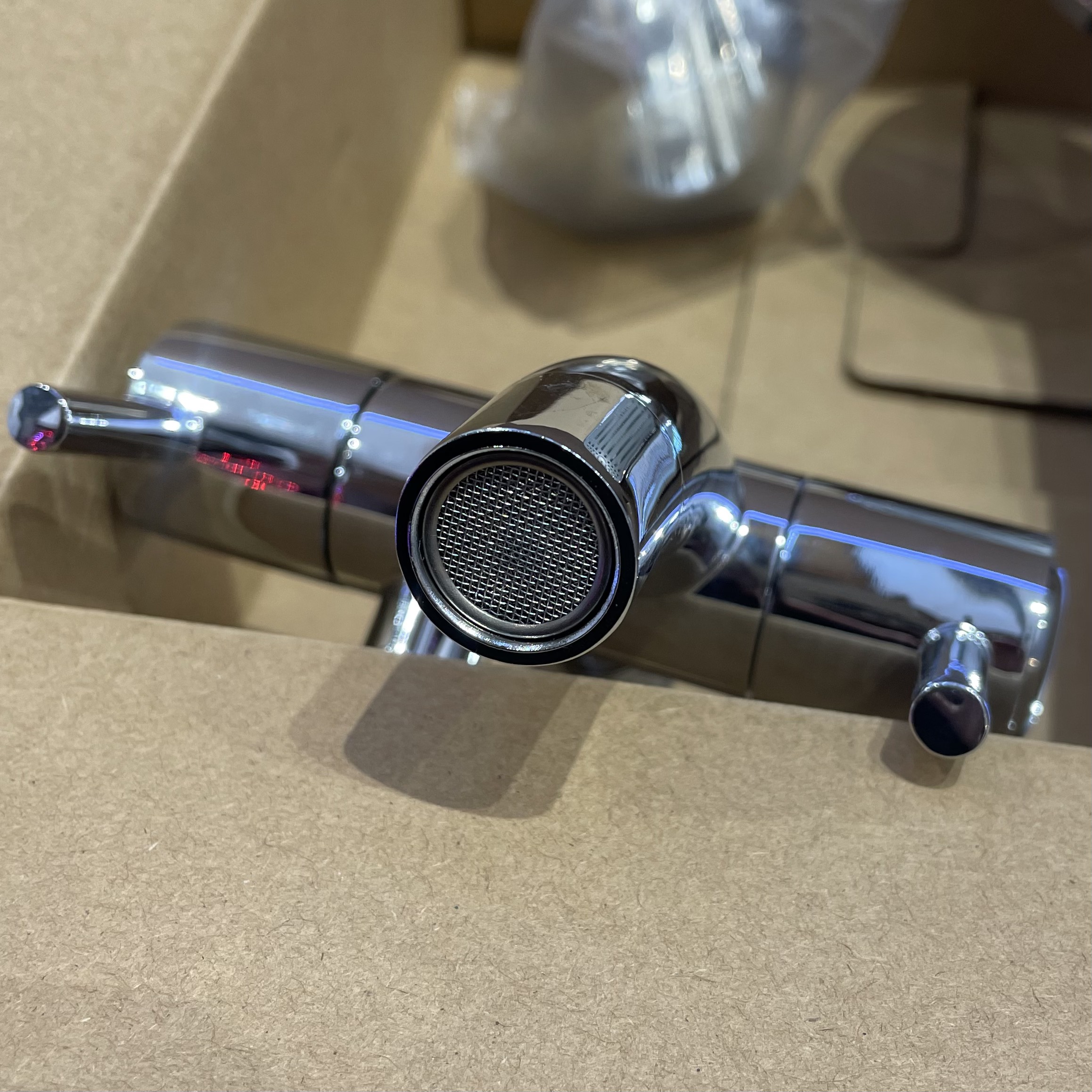 Bộ vòi sen tắm lạnh Caesar S043C (Tay sen tắm xi)