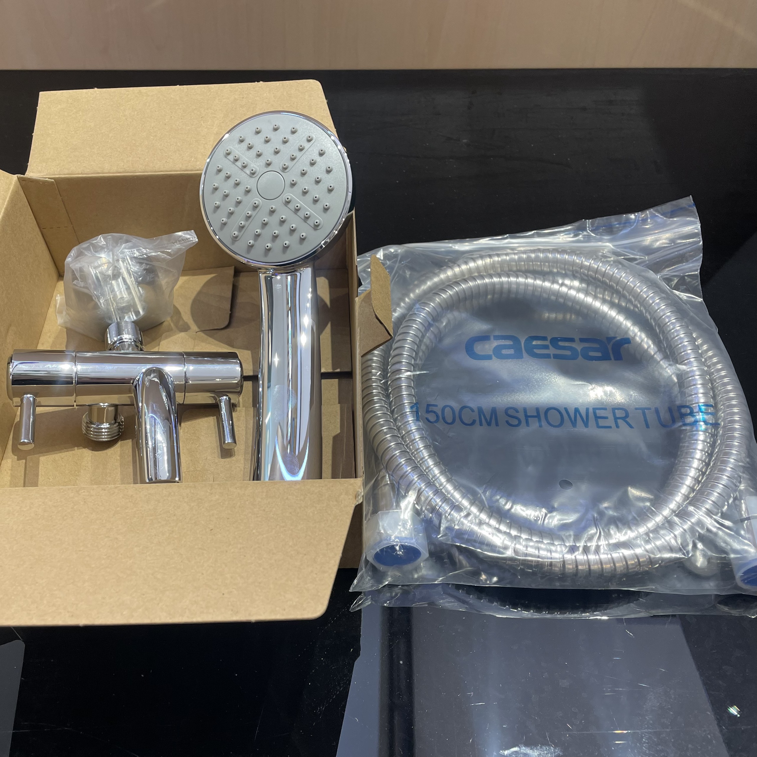 Bộ vòi sen tắm lạnh Caesar S043C (Tay sen tắm xi)