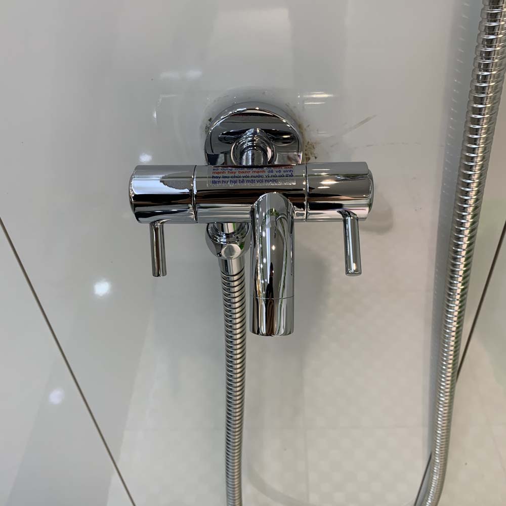 Bộ vòi sen tắm lạnh Caesar S043C (Tay sen tắm xi)