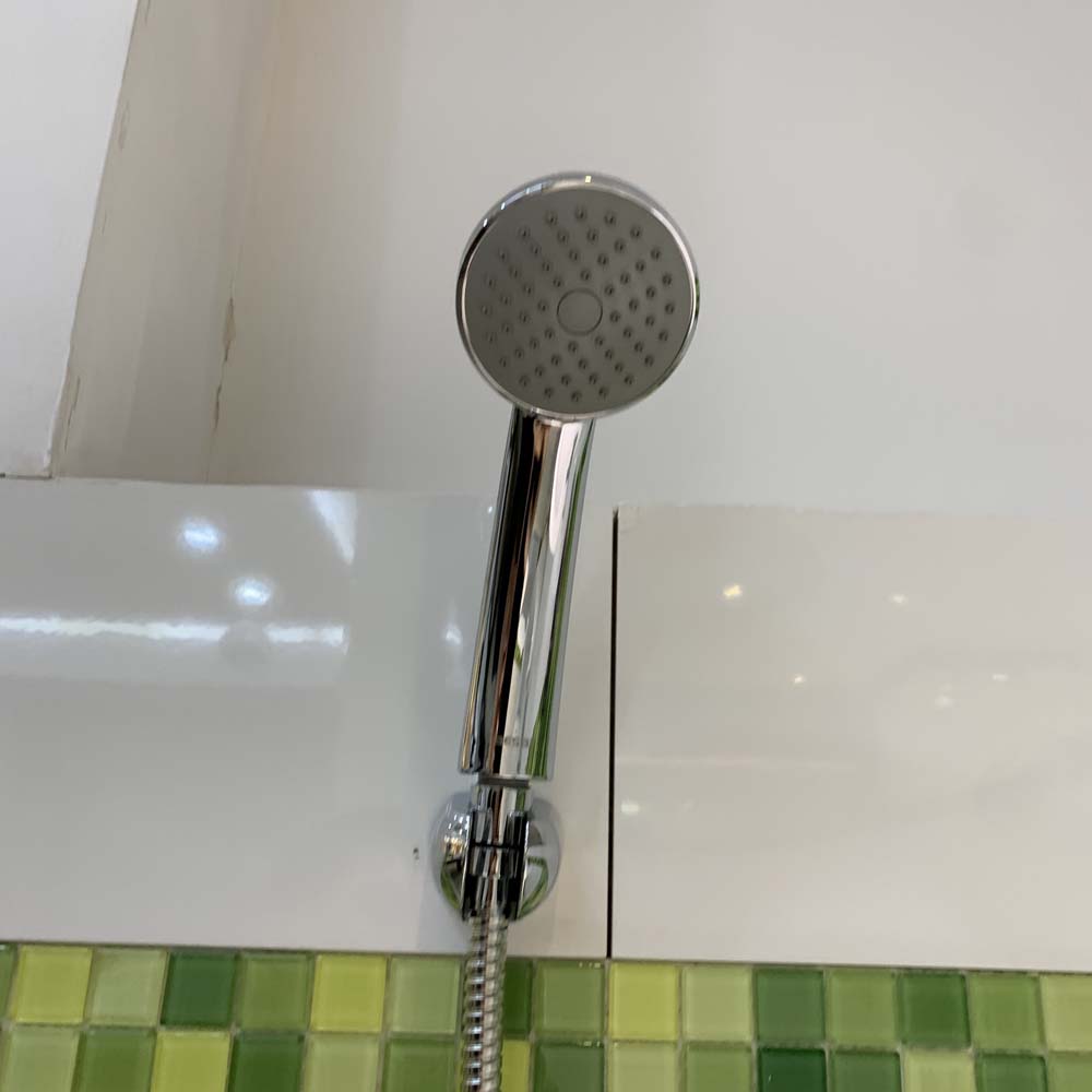 Bộ vòi sen tắm lạnh Caesar S043C (Tay sen tắm xi)