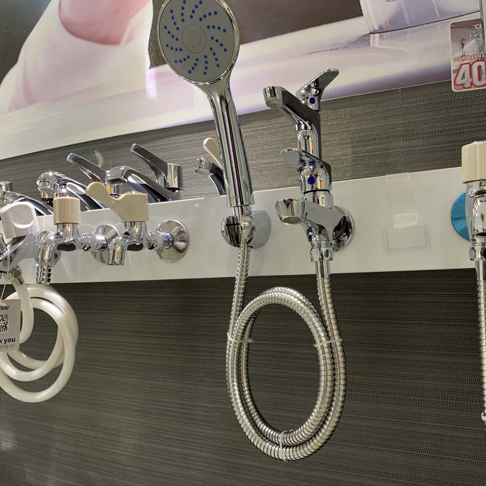 Bộ vòi sen tắm lạnh Caesar S063C (Tay sen tắm xi)