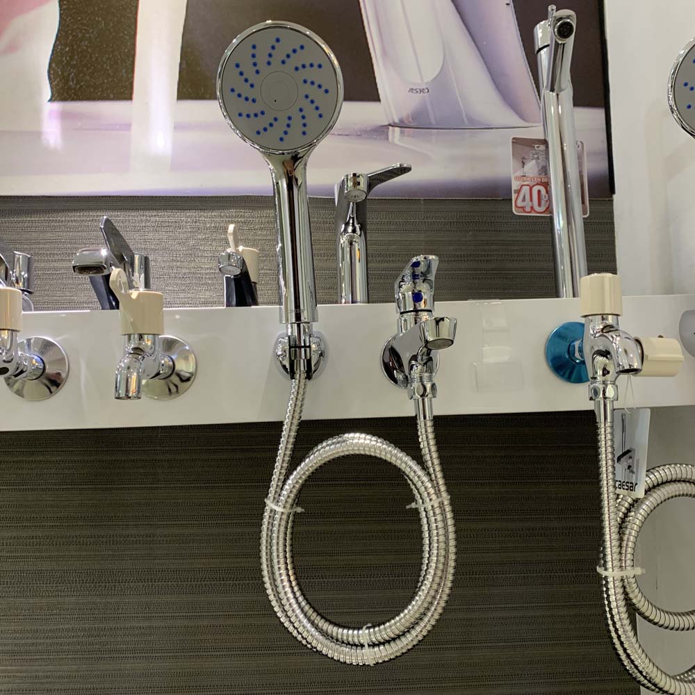 Bộ vòi sen tắm lạnh Caesar S063C (Tay sen tắm xi)