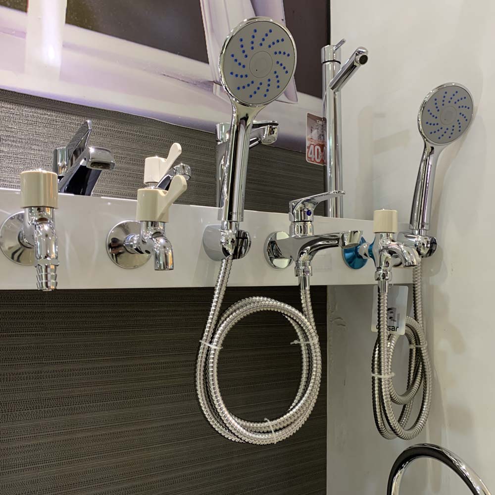 Bộ vòi sen tắm lạnh Caesar S063C (Tay sen tắm xi)