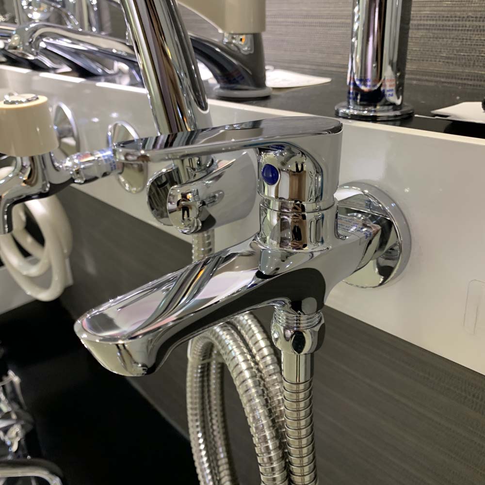 Bộ vòi sen tắm lạnh Caesar S063C (Tay sen tắm xi)