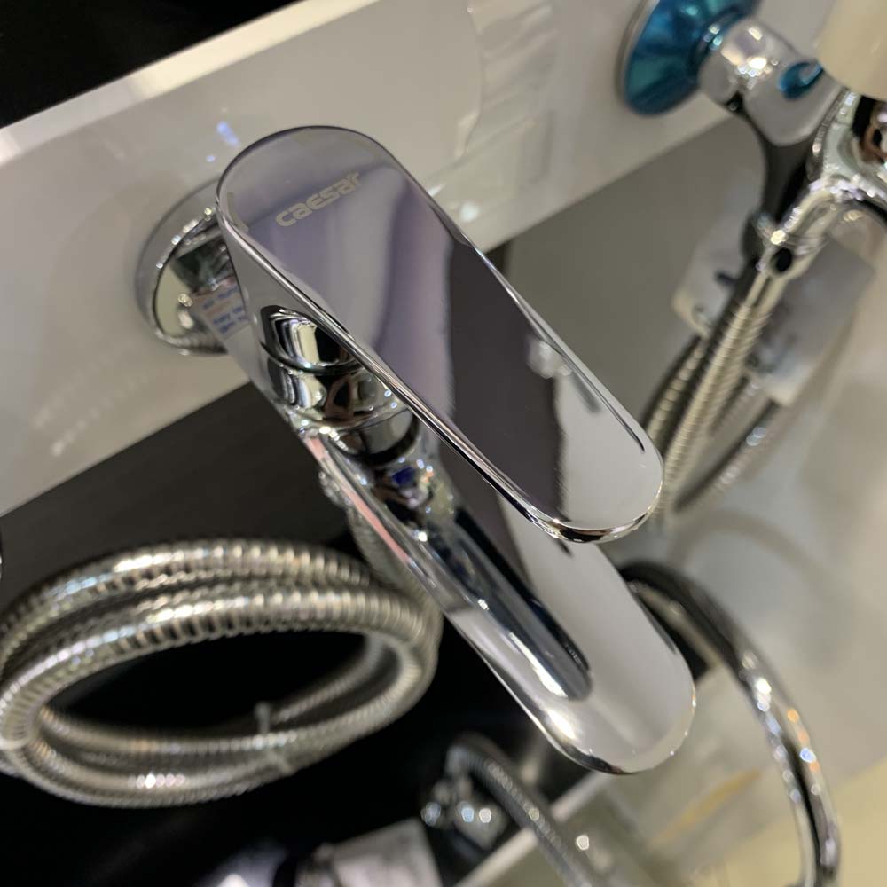 Bộ vòi sen tắm lạnh Caesar S063C (Tay sen tắm xi)