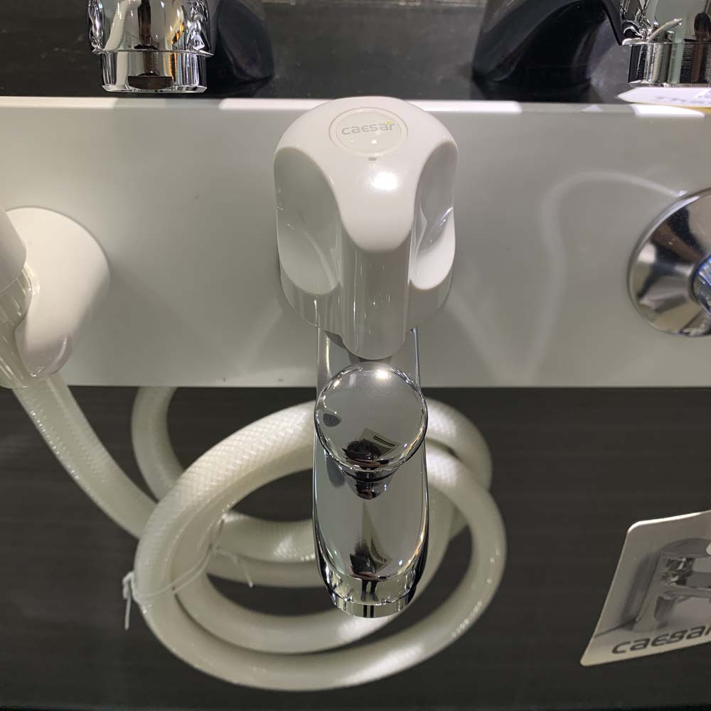 Vòi sen tắm lạnh Caesar S108C