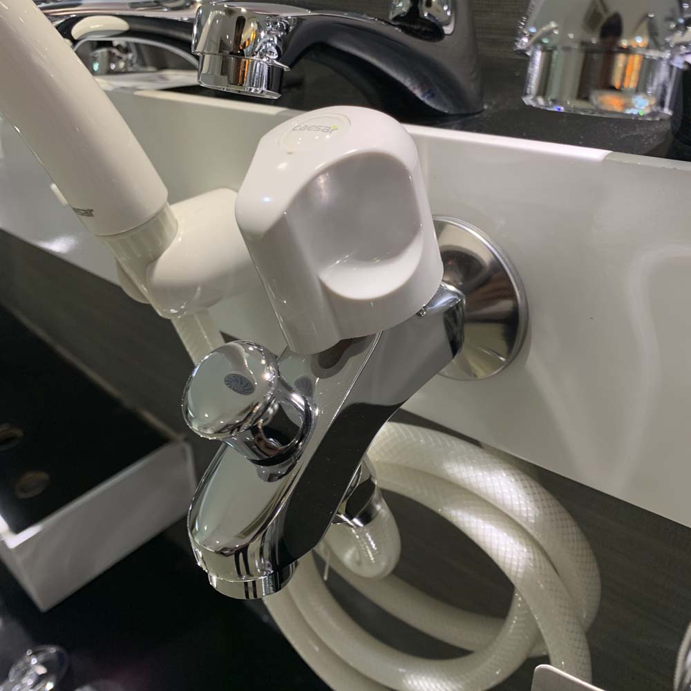 Vòi sen tắm lạnh Caesar S108C