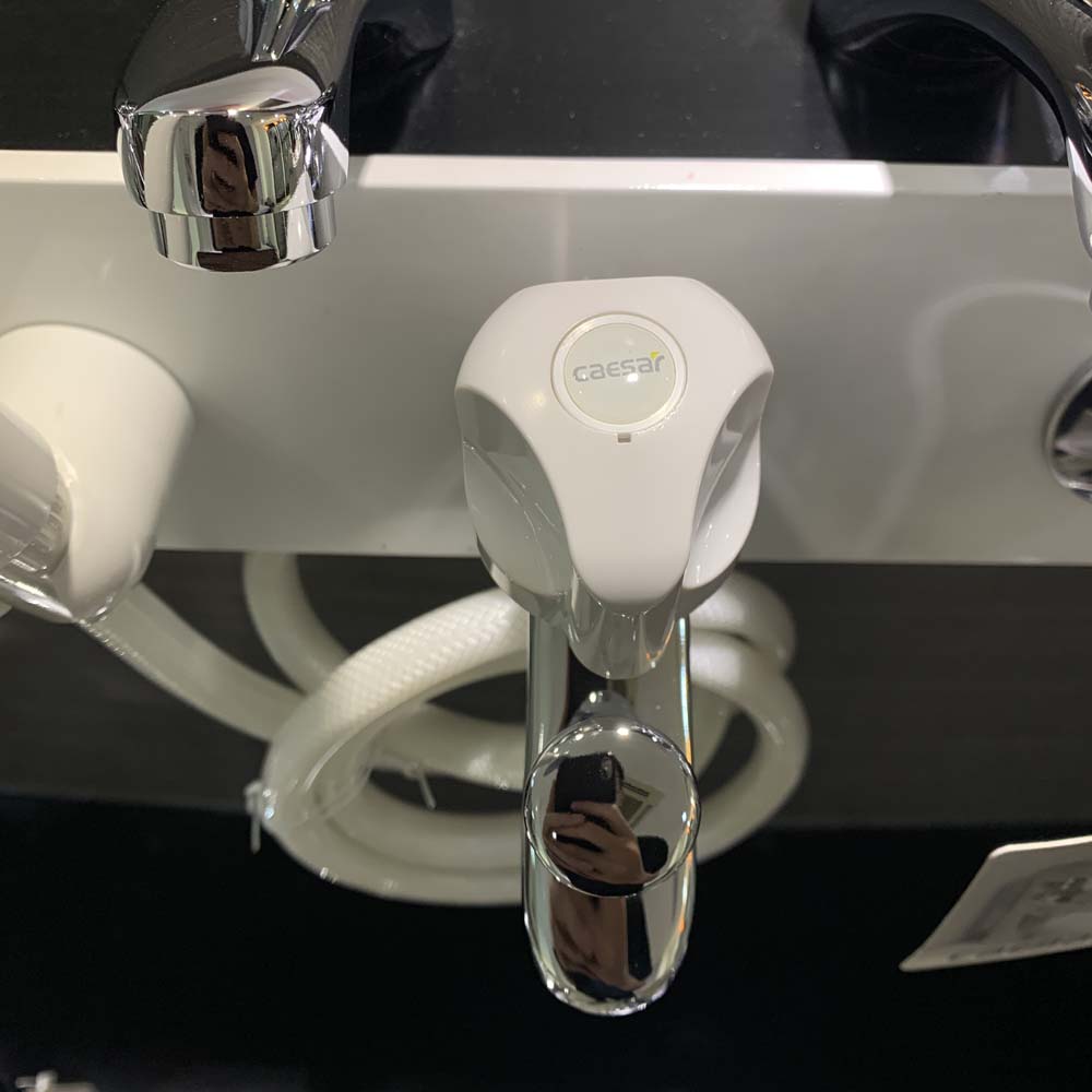 Vòi sen tắm lạnh Caesar S108C