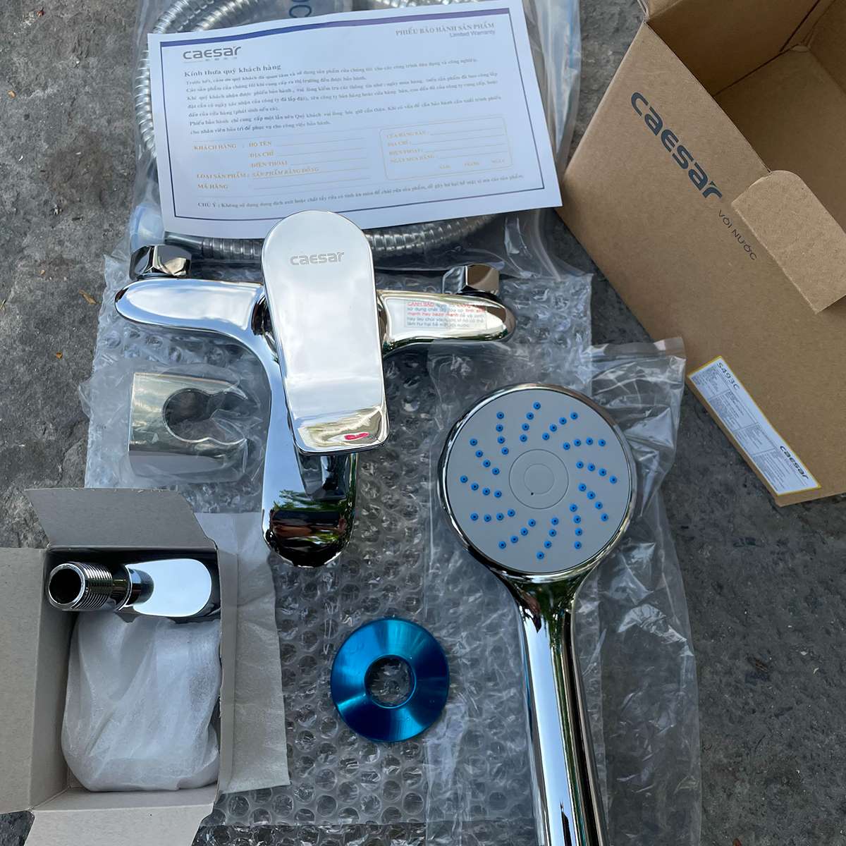 Bộ vòi sen tắm nóng lạnh Caesar S493C