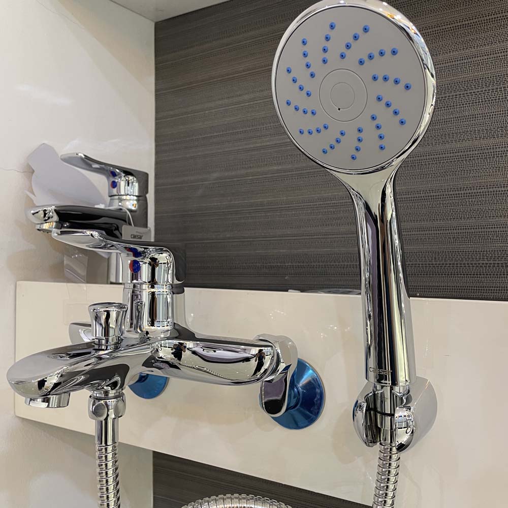 Bộ vòi sen tắm nóng lạnh Caesar S493C