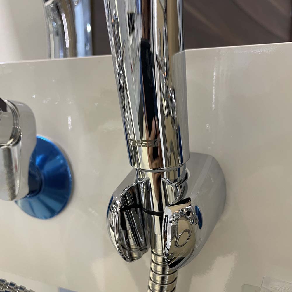 Bộ vòi sen tắm nóng lạnh Caesar S823C