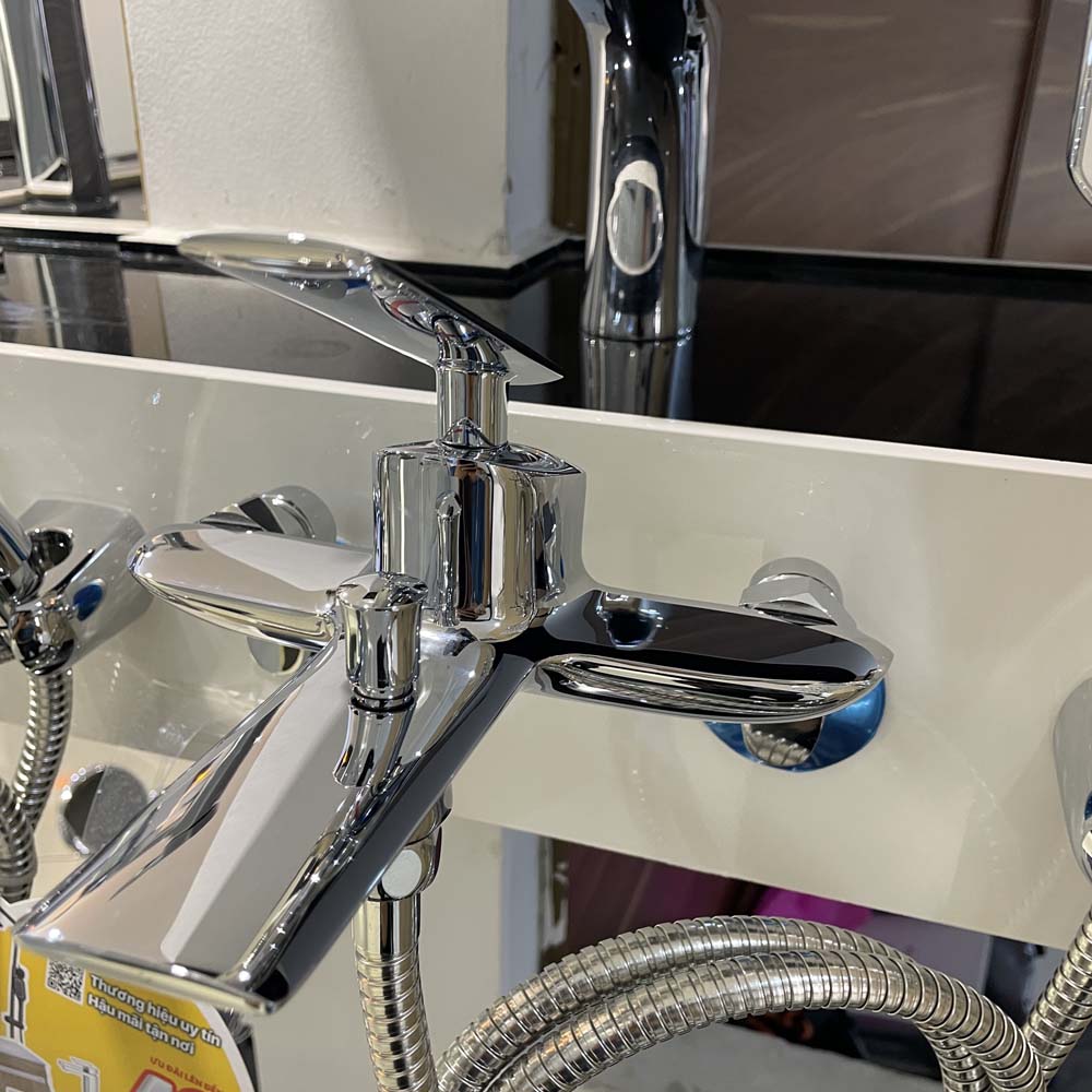 Bộ vòi sen tắm nóng lạnh Caesar S823C