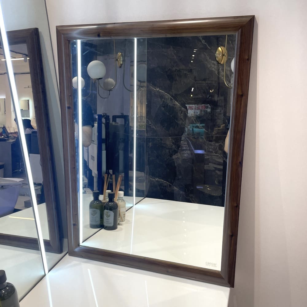 Gương soi phòng tắm 60x80cm Caesar M810