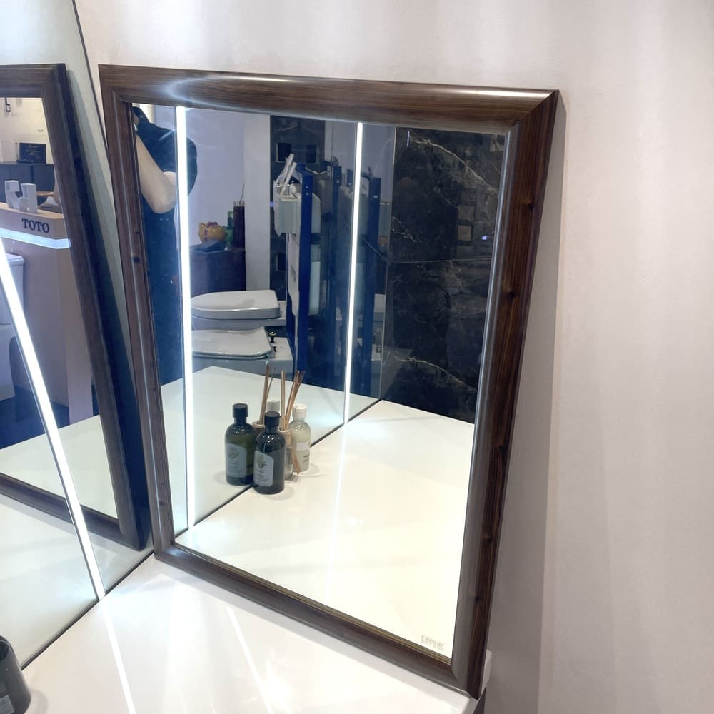 Gương soi phòng tắm 60x80cm Caesar M810