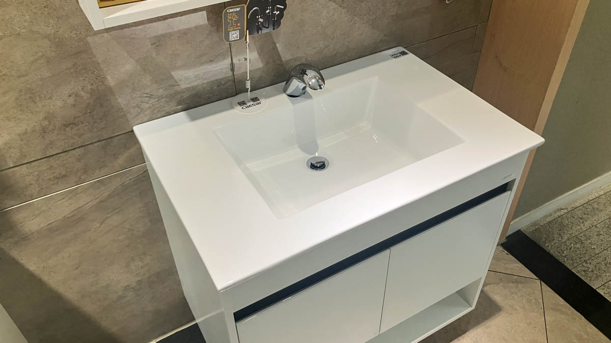 Chậu lavabo dương vành Caesar LF5032