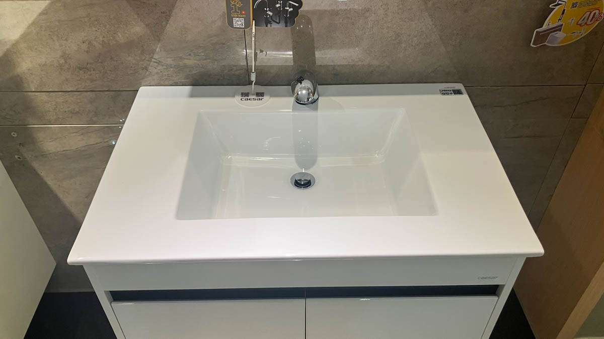Chậu lavabo dương vành Caesar LF5032