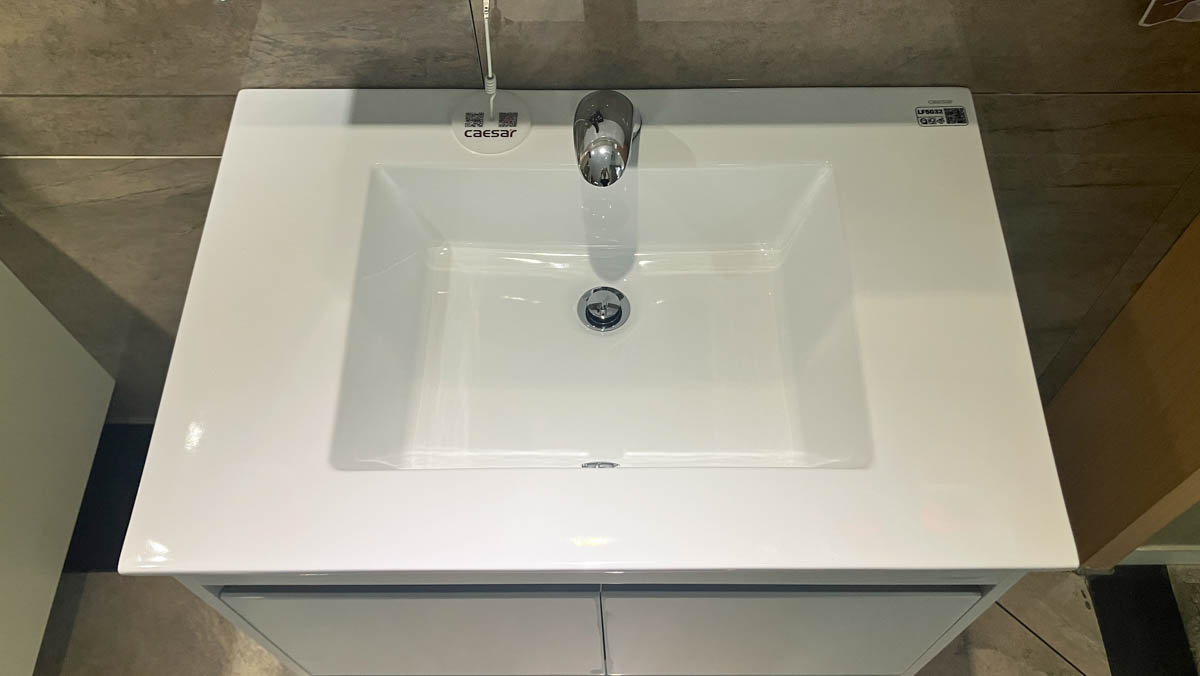 Chậu lavabo dương vành Caesar LF5032