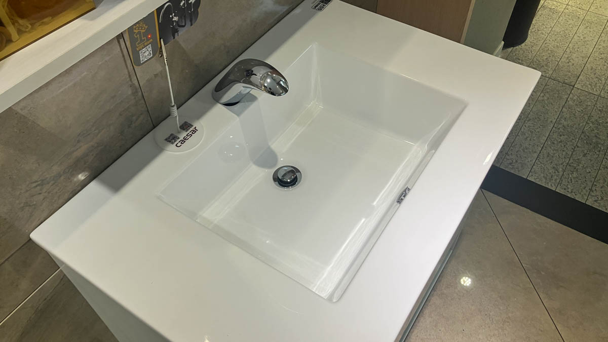 Chậu lavabo dương vành Caesar LF5032