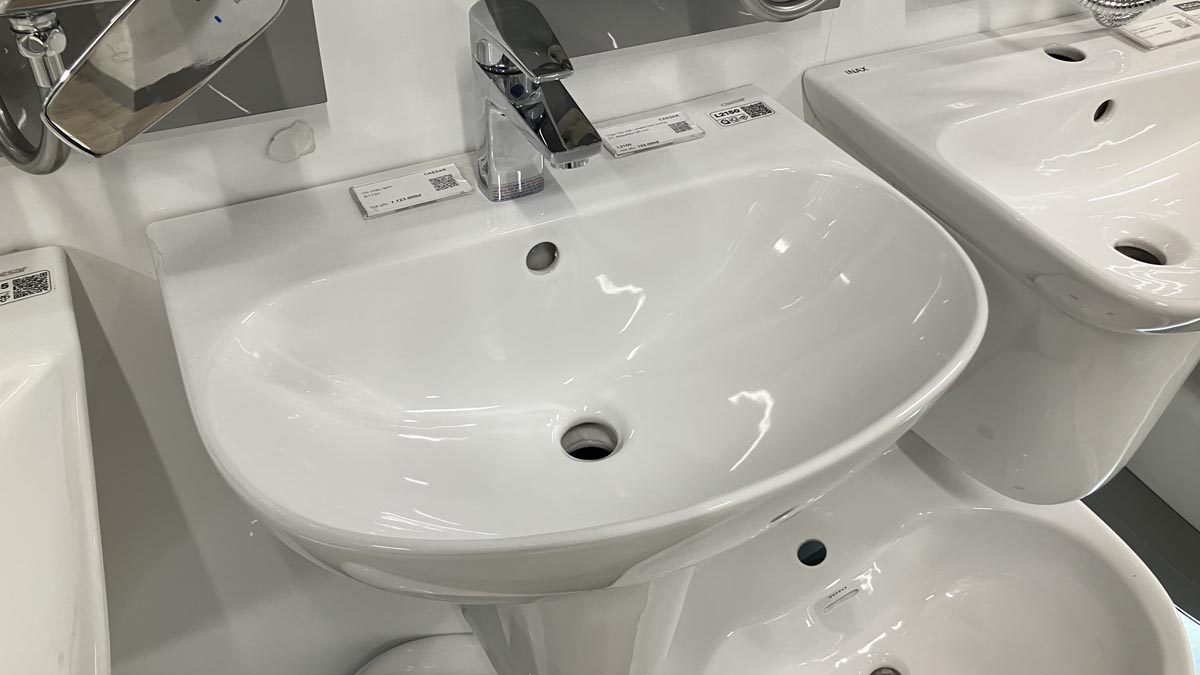 Chậu rửa lavabo treo tường Caesar L2150