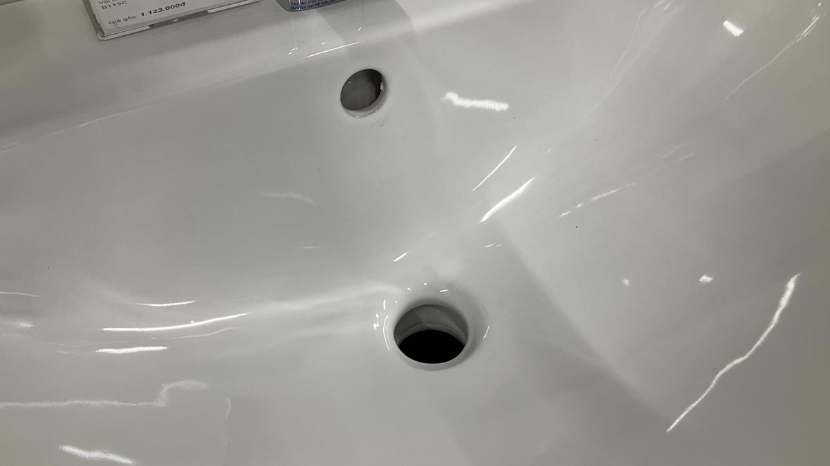 Chậu rửa lavabo treo tường Caesar L2150