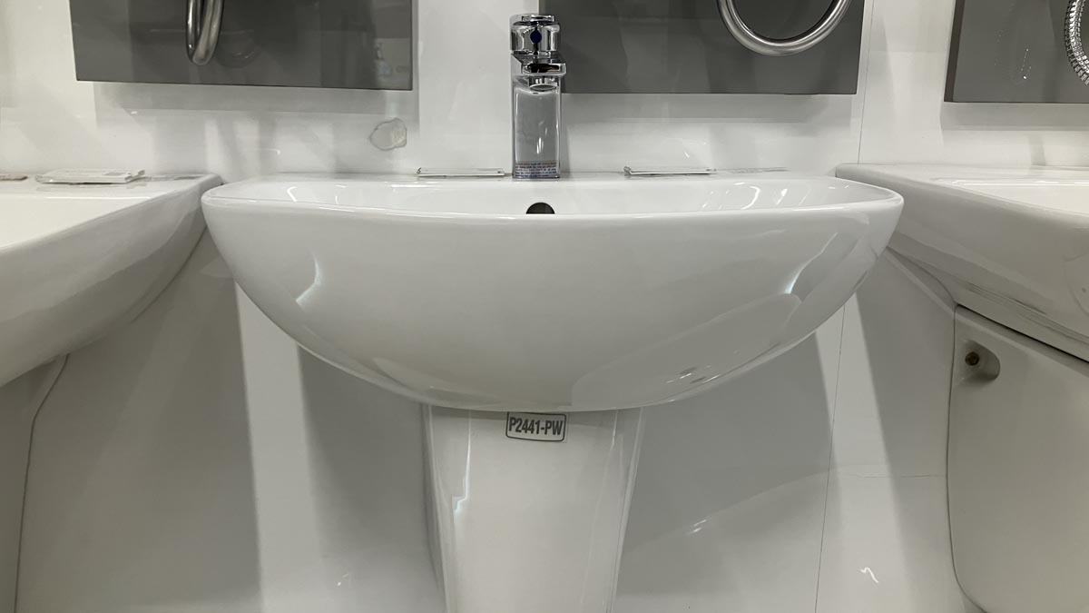 Chậu rửa lavabo treo tường Caesar L2150