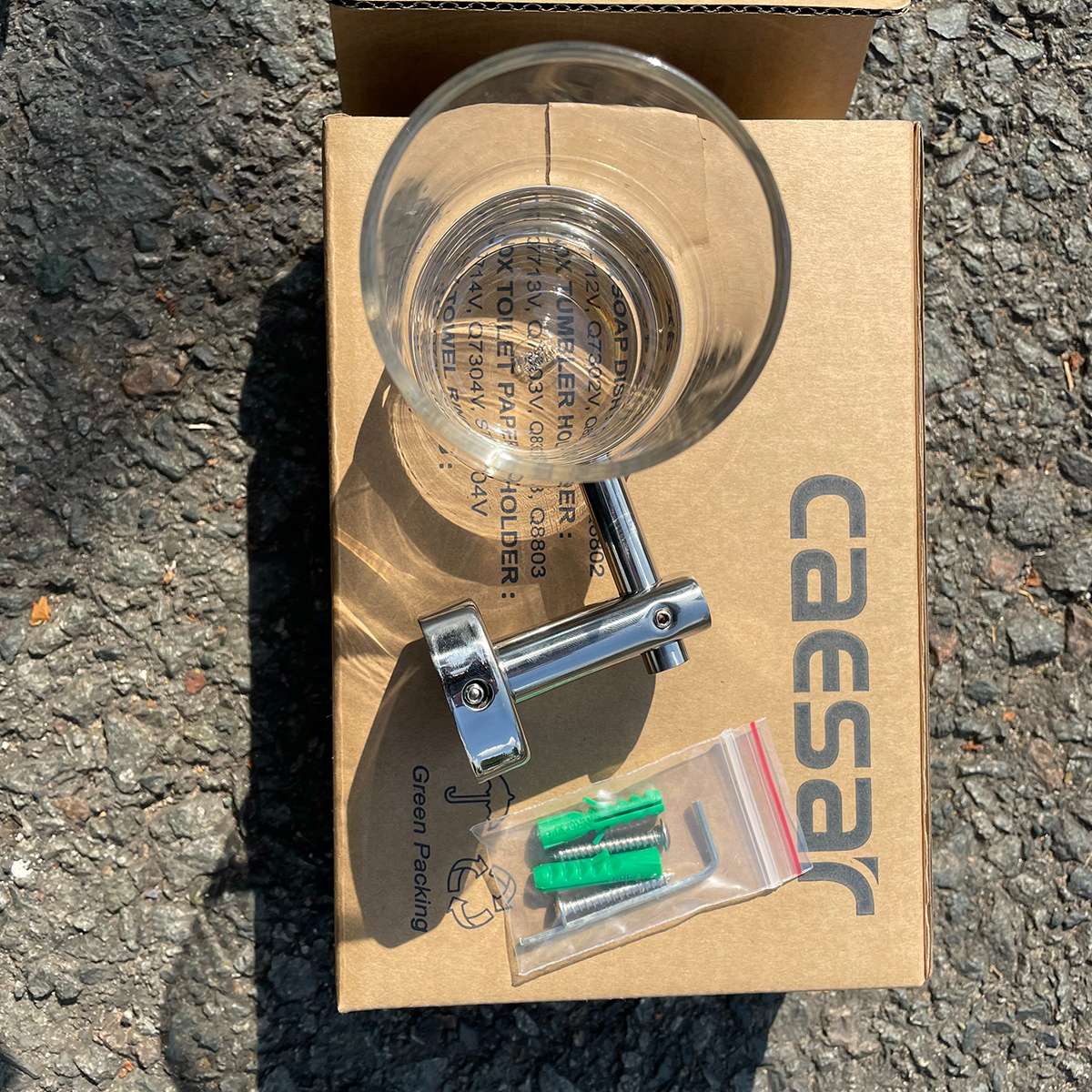 Kệ để bàn chải răng Caesar Q7303V