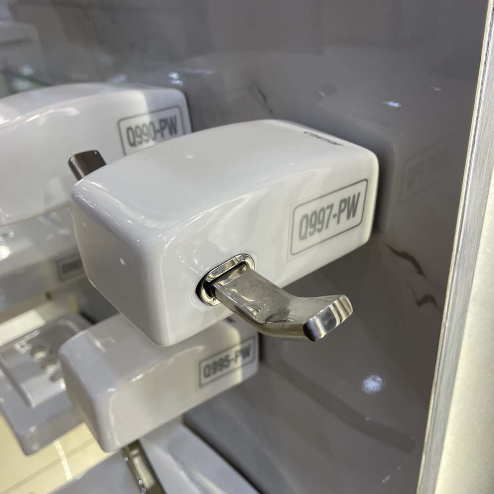 Móc áo đôi Caesar Q997