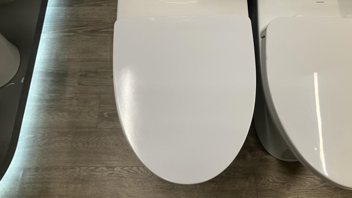 Nắp bồn cầu đóng êm Caesar MU263