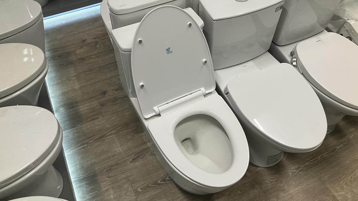 Nắp bồn cầu đóng êm Caesar MU263